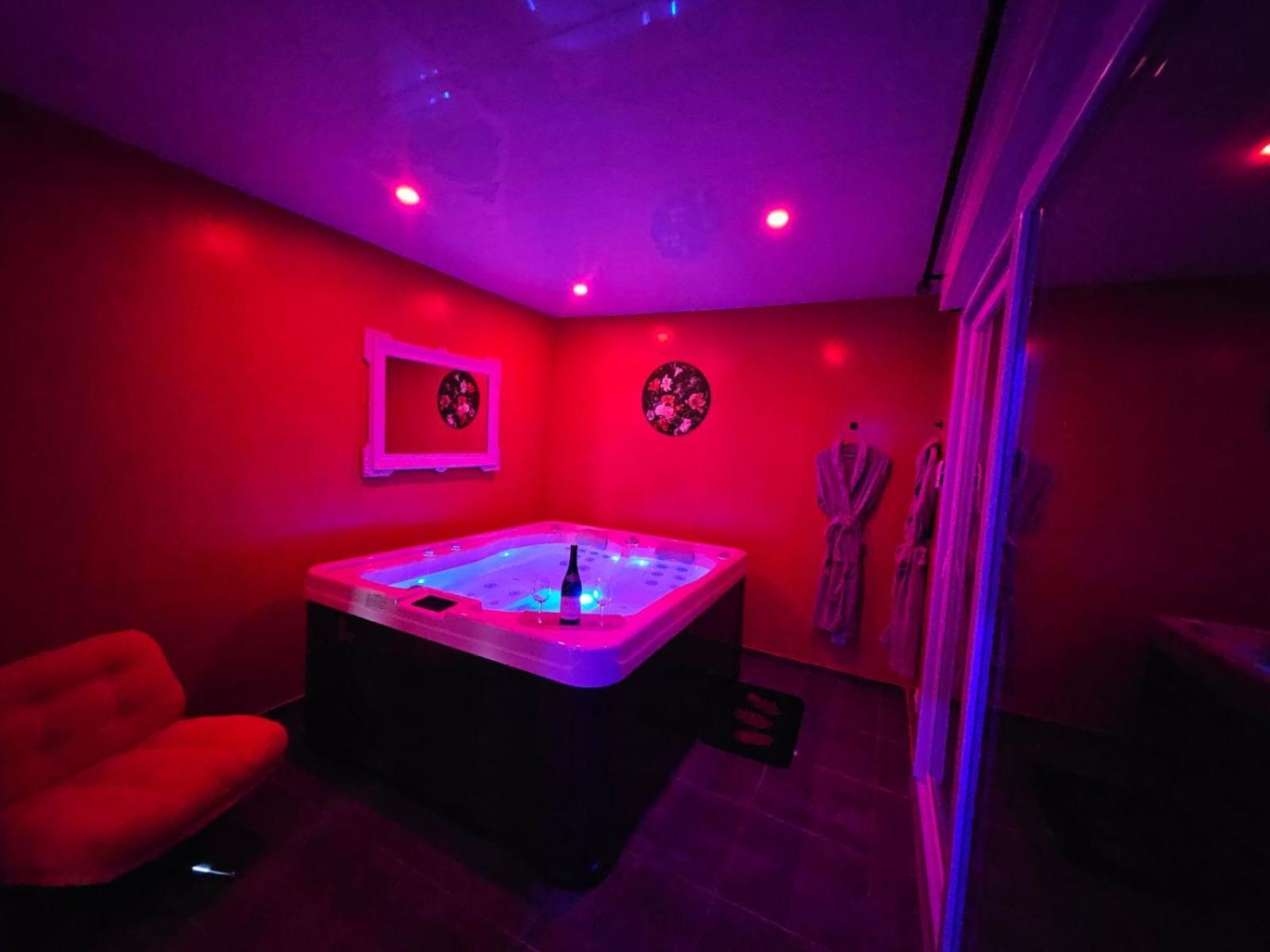 Bulles De Plaisir Hotel Saint-Maurice-l'Exil Bagian luar foto